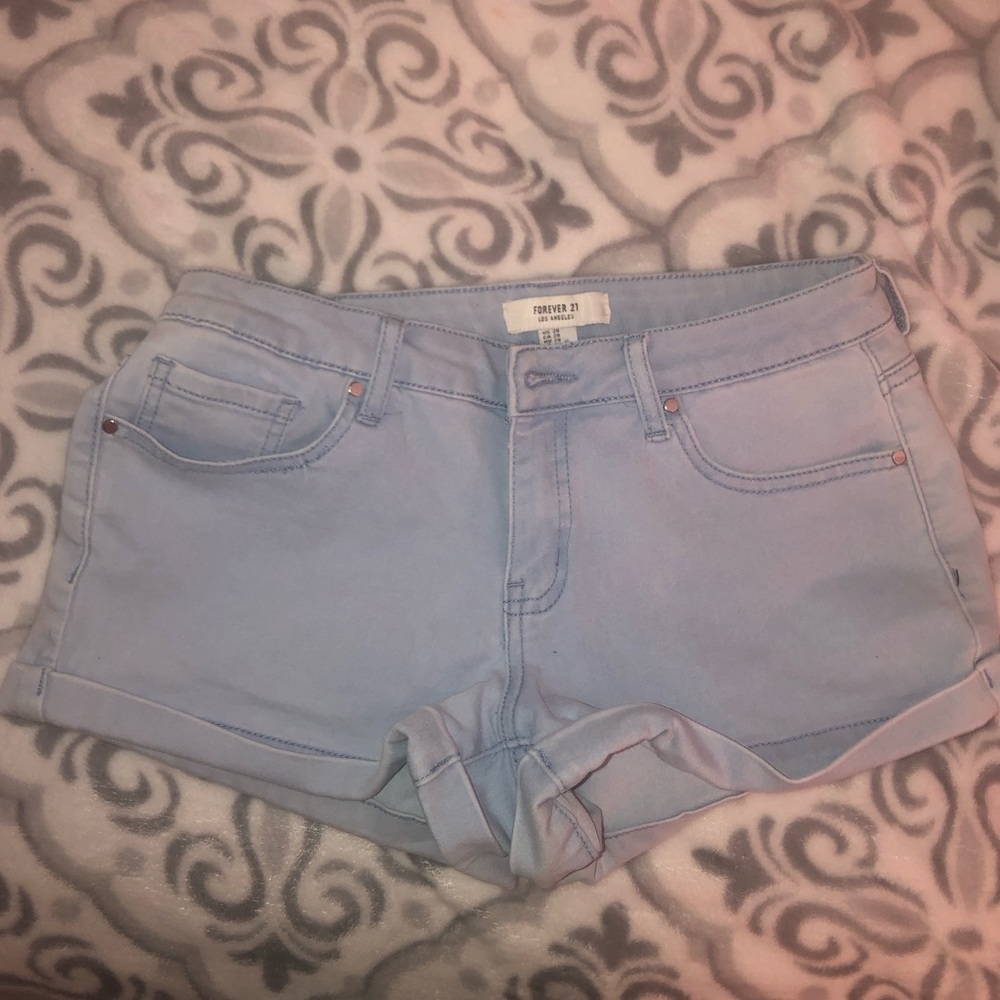 SOLD✅ Light denim jean shorts 🦋